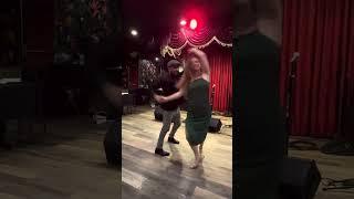 Intermediate level salsa combination by Alex Sol and Inna