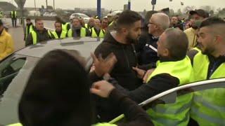 Tensions entre gilets jaunes et automobilistes sur l'A7