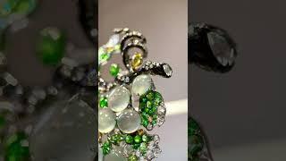 绿葡萄胸针  #翡翠  官網：www.zrolma.com