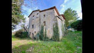 CD1003 Gubbio, farmhouse to fix up with 13 ha of land