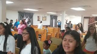 Iglesia Pentecostal Manantial de Vida. Poderoso culto de jóvenes