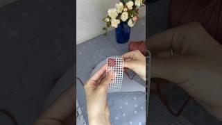 Самый красивый узор для сумки из пластиковой канвы  Как вам?