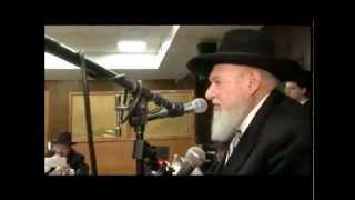 Yeshiva Kesser Torah  - Rabbi Rosenblatt Shaar Hanegina, Carlebach Style - Hashem Ahavti.mpg