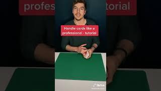 Handle cards like a professional...! - magic tutorial @yannick.magic #ShortMagicShow