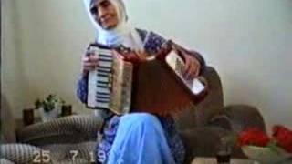 abida 'omar circassian accordionist