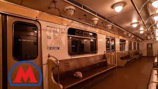 Rare train Ezh3 in the Moscow metro