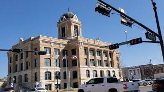 Walk with me around a small town, Gainesville, Texas | Downtown area