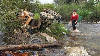 Abandoned Farm Equipment Found in River Grass – A Girl's Pulled it Back To the Garage To Fix It