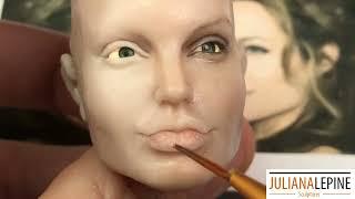 Sculpting Angelina Jolie as Lara Croft!