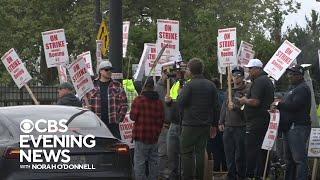 33,000 Boeing workers striking for higher wages