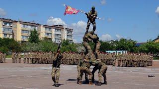 199 навчальний центр ДШВ відзначив шосту річницю: показові виступи та клятва строковиків