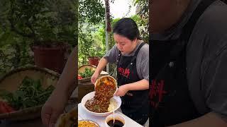 这锅双椒牛肉丝面谁看了不迷糊啊，流口水了！#美食 #好吃到停不下来 #地方特色美食