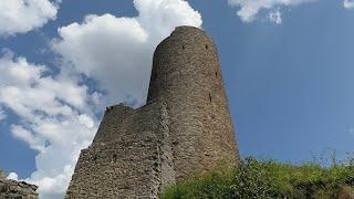 Die Löwenburg Monreal: Zeitreise in die Vergangenheit | Geheimtipp in der Eifel!