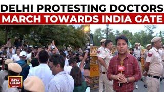 Delhi: Protesting Students March Towards India Gate Amid Police Barricading | India Today