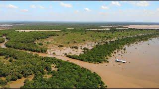 Tonlé Sap Lake from the sky (Cambodia, 2019).