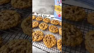 The perfect oatmeal cookie. Crisp and melty at the same time (watch how it melts into the stack…).