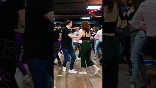 Aytunç Bentürk ile her pazartesi orta seviye salsa dersleri devam ediyor