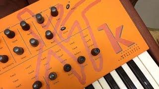 Waldorf MicroWave XTk Digital Wavetable Synthesizer Demo