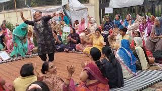 कसुता धाकड़ मजाकिया डांस  haryanvi ladies dance 