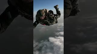 #freefalling #specialforces #skywalk #parachute #adrenaline #walkinthesky #militarytraining