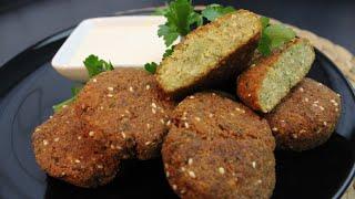 Falafel mit Tahini Sauce -  vegetarische Klößchen