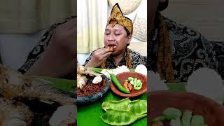 MUKBANG LALAPAN kunyit muda MENTAH SAMBEL TERASI ikan asin