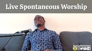 Kunle Ministers Spontaneous Live Worship