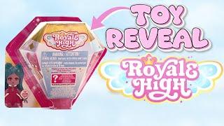 EARLY LOOK Royale High Mystery Friends Toy