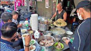 50-Year-Old Store! Fried Noodles,Pork Bone Broth,Free Soup/骨仔肉湯,炒麵,大麵羹還可以免費加湯-Taiwanese Street Food