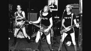 DEVO - gut feeling-slap your mammy (live New York may'77)