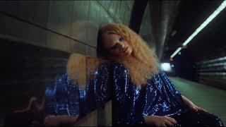 Freya Ridings - Weekends (Official Video)