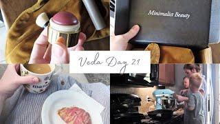 VEDA Day 21 | New Minimalist Makeup | Making Cookies