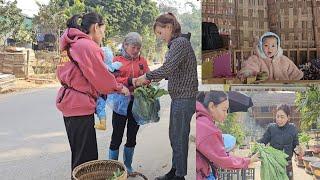 Ly Vy Ca is happy because the vegetable garden has yielded a harvest and sold for money.