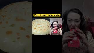 Jenny likes China street food: Fry flour pan cake! Jenny eating show! Chinese Asian food snacks!