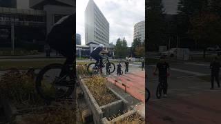 LE BRUTTE AMICIZIE... #jam #group #ride #rider #fun #funny #jump #bike #mtb #street #urban #fyp #yt