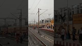 13185 Ganga Sagar Express || #viral #youtubeshorts #shorts #train #indianrailways 