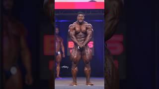 Rubiel ’Neckzilla’ Mosquera wins his IFBB pro card 