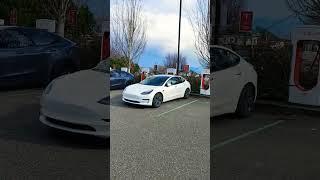 V2 8 stall Tesla Supercharger review - Burlington, Wa. It also has 2 working 75kw Destination stalls