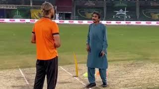 Legend Miandad Giving tips to Imran Tahir How to Bowl ?