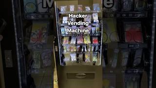 Hacker Vending Machine. Bought a Flipper Zero!