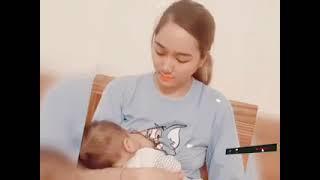 Bokeh ibu muda Cantik yang baru belajar menyusui mother breastfeeding Baby Part 13