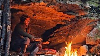 Winter Bushcraft Survival Camping in extreme cold and Rainy Weather | Survival Shelter under a Rock