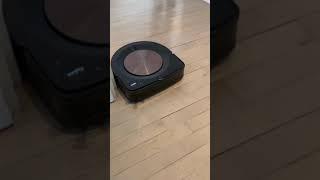 iRobot Roomba s9+ Handles a Corner with PerfectEdge Technology