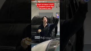 There are always snacks in Donghae's hands after the event is over...