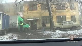 В Подмосковье полицейские вывели людей из горящего дома