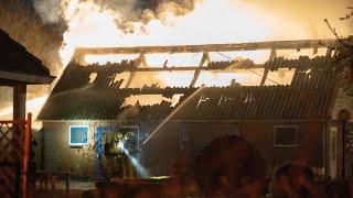 Grote uitslaande brand verwoest schuur Heeten, mogelijk asbest vrijgekomen