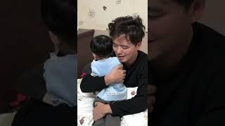 在我們家打蟑螂是媽媽的工作遇到蟑螂的時候絕對不要來找爸爸喔 #育兒日常