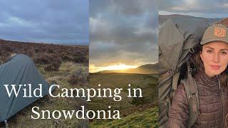 Winter Wild camping in the mountains of Snowdonia  Wind and Snow in my new tiny tent!