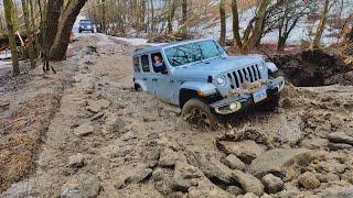 Can A Bone Stock JL Sahara Keep Up Off Road?