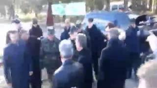 Коваль и Турчинов без кортежей прибыли на военные уч...